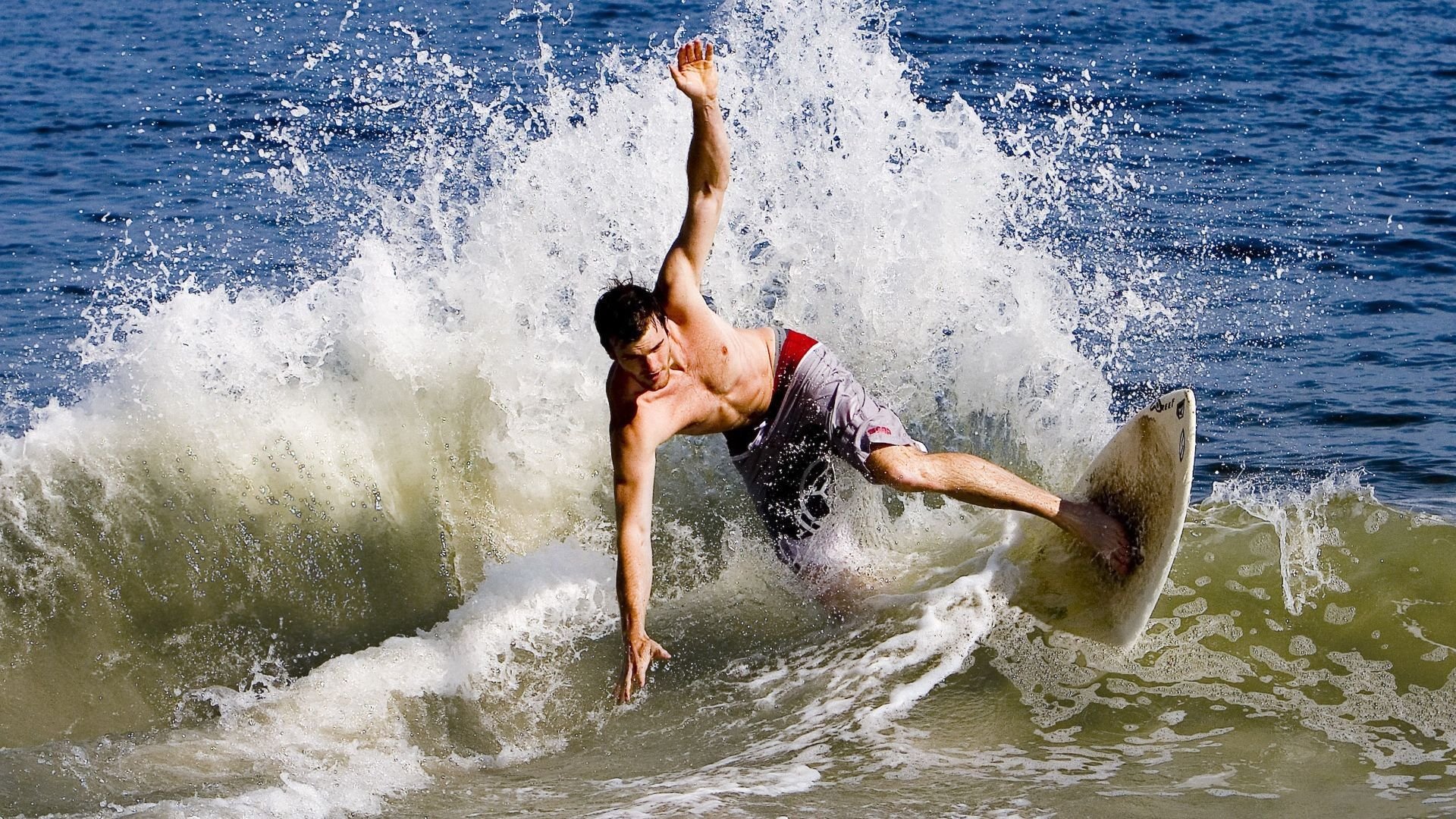 爱游戏入口app -莎拉波娃新星突破纪录表现惊艳，塞尔维亚队未来可期！